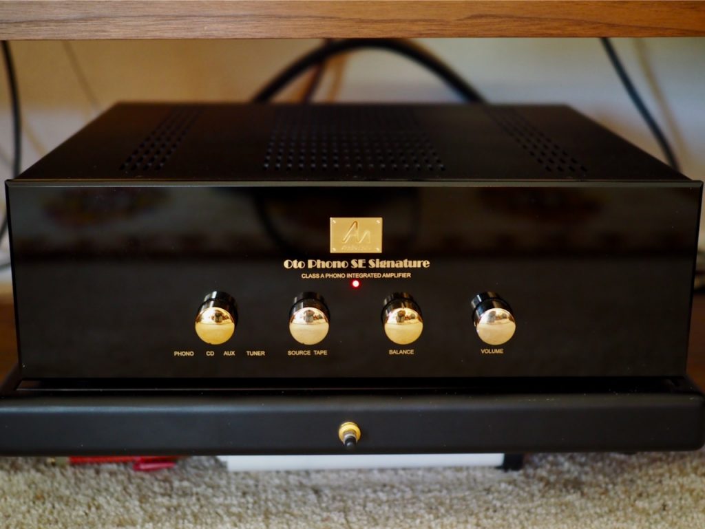 The Audio Note (UK) Oto Phono Signature integrated amplifier.